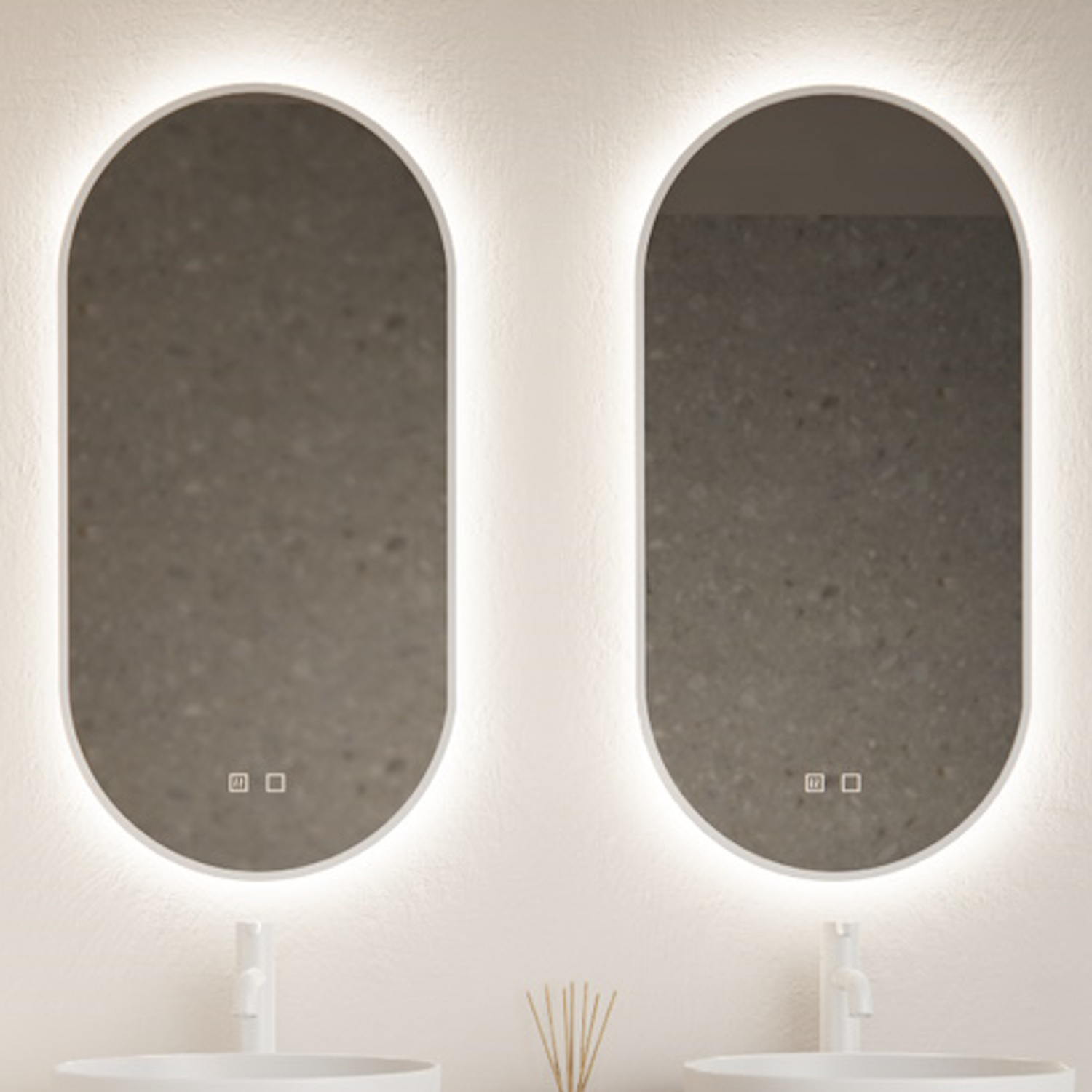 Spiegel Gliss Design Aura 40x100cm Mat Wit Ovaal Met LED Verlichting & Geintegreerde Spiegelverwarming